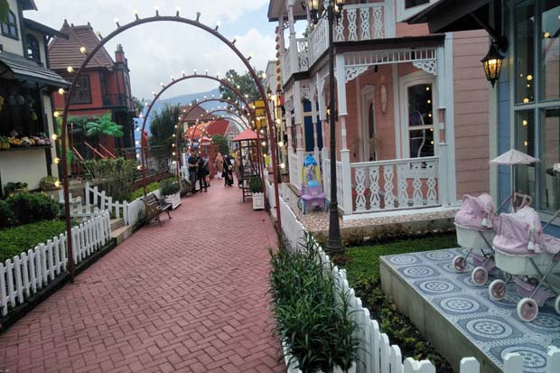 Jakarta PSBB, Wisatawan...