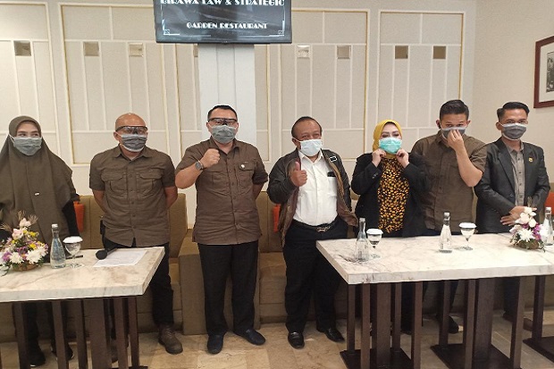 PN Bandung Batalkan...