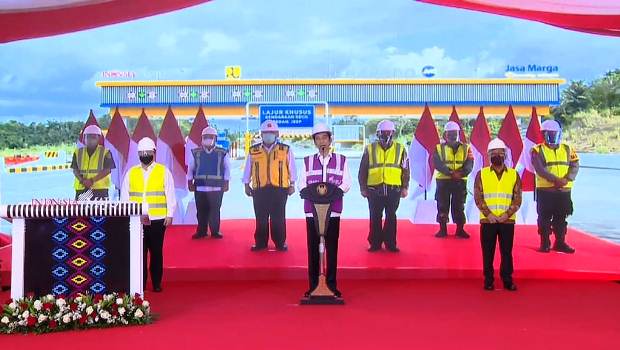 Resmikan Ruas Tol Manado-Danowudu,...