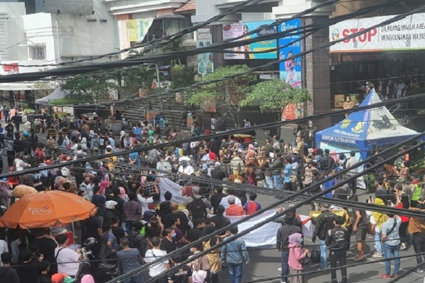 Pascademo Pedagang,...
