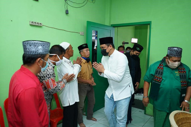 Menghancurkan Tempat...