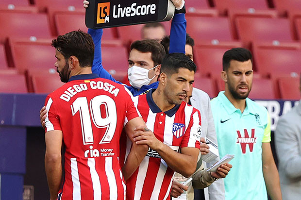 Luis Suarez Datang,...