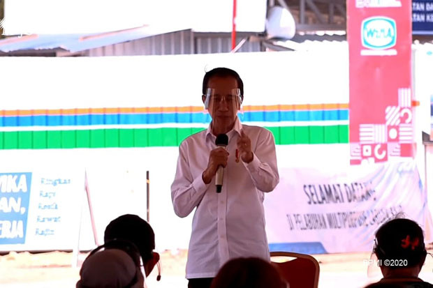 Bagikan Bantuan Modal...
