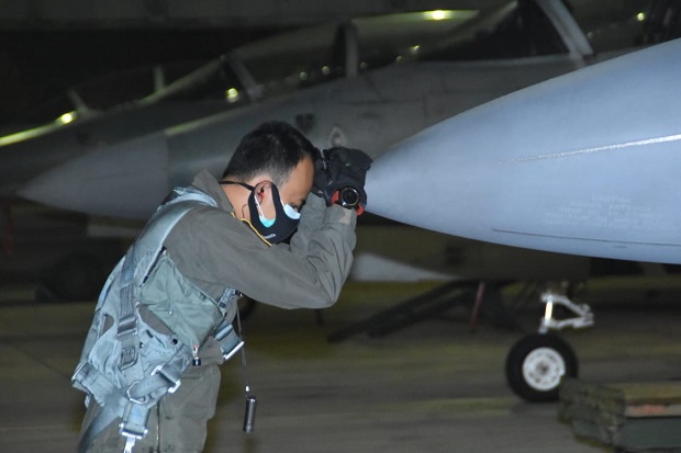 Tengah Malam Jet-jet...