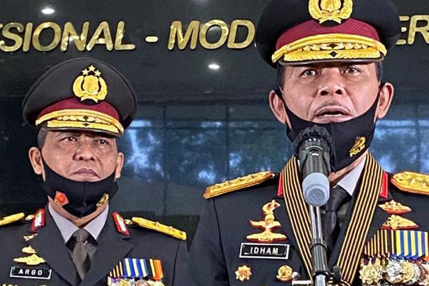 Bubarkan Demo Pakai...