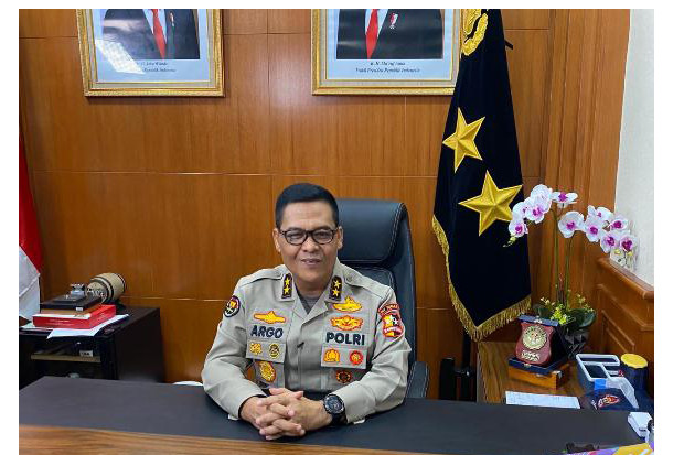 Propam Turun Tangan,...