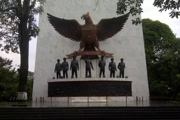 PKI Tak Bisa Dimaafkan,...