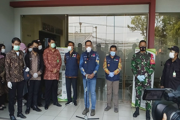 Berkantor di Depok,...