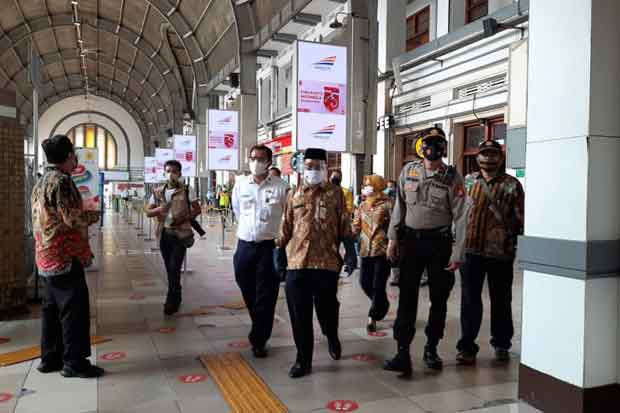 Persilakan Pakai Masker...