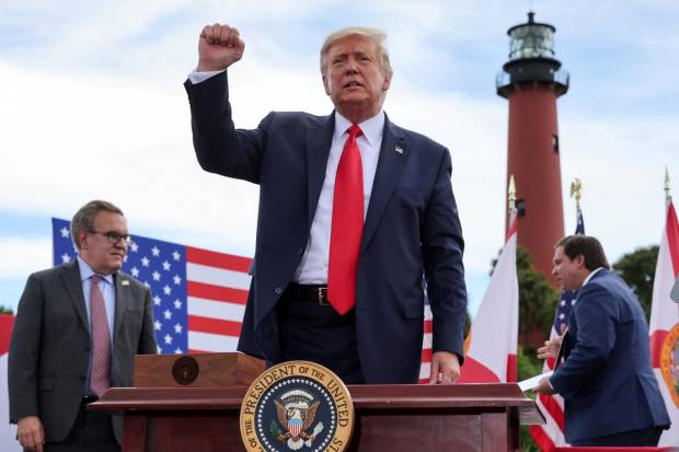 Trump Positif Corona,...