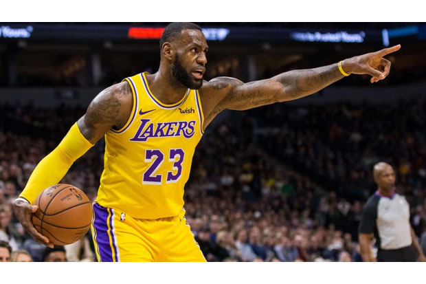 LeBron James Lewati...
