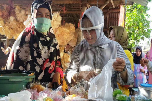 Blusukan ke Pasar Tradisional,...