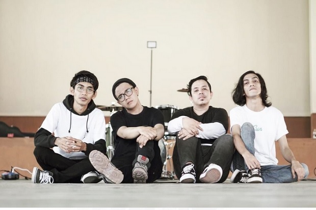 Rilis Pergilah, Missing...