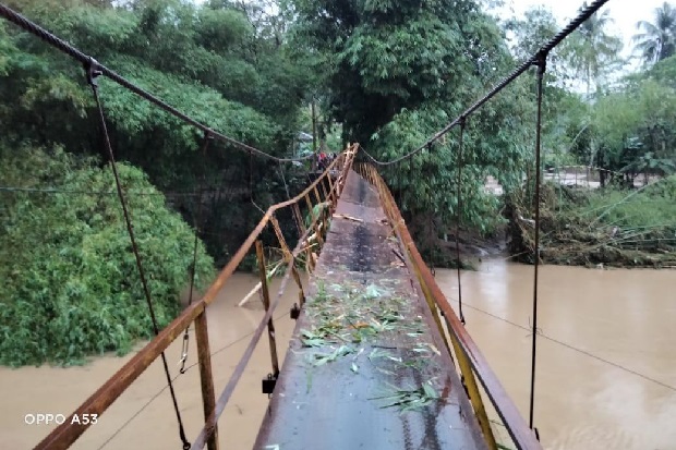 Update Banjir Cianjur,...