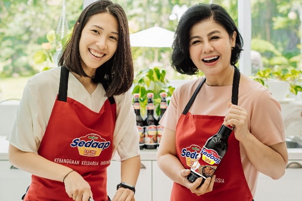 Hangatkan Mertua-Menantu,...