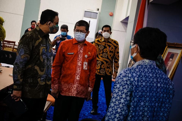 Gubernur Anies Dikabarkan...