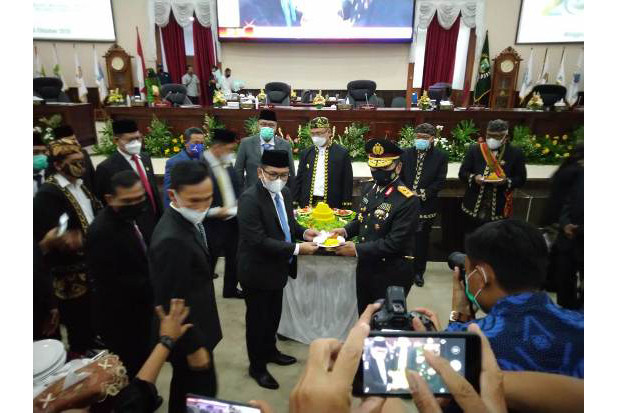 Rapat Paripurna Hari...
