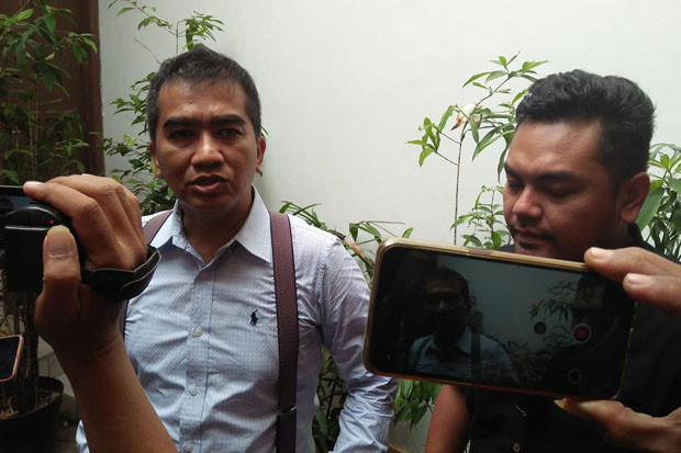 Polemik Penolakan Tambang...