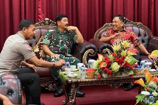 HUT ke-75 TNI, Olly:...