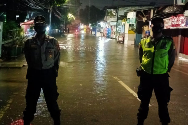 Hujan Deras, Kemang...