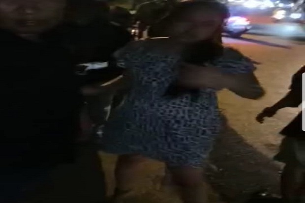 Bawa Wanita Seksi, Pengusaha...