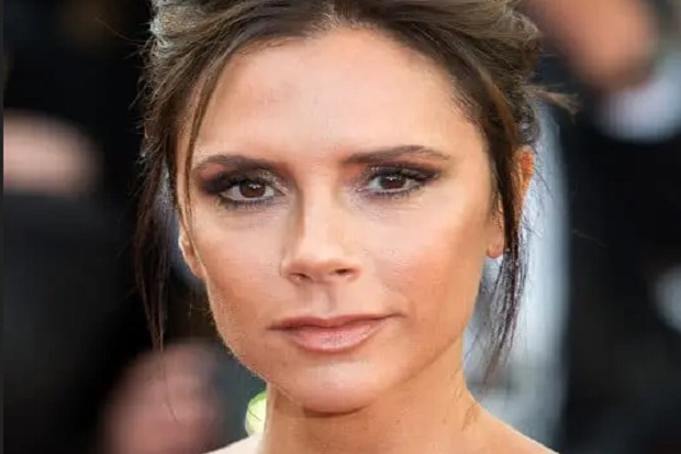 Victoria Beckham Kenalkan...