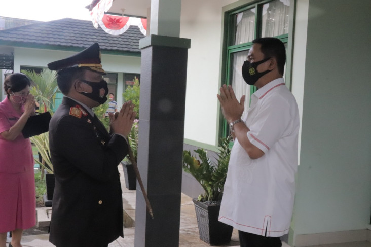 Ulang Tahun Ke-75 TNI,...