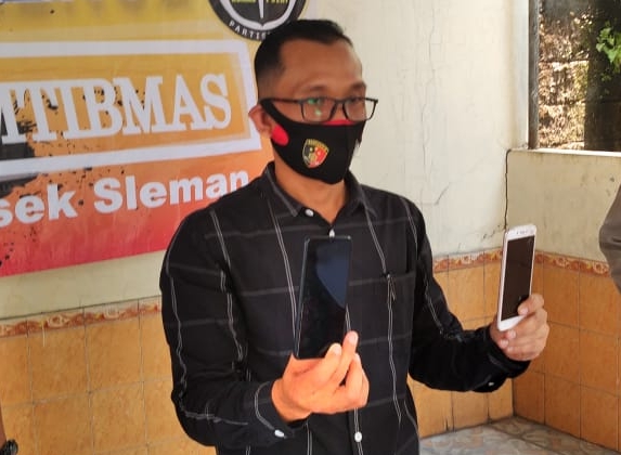 Demi Susu Anaknya, Ibu...