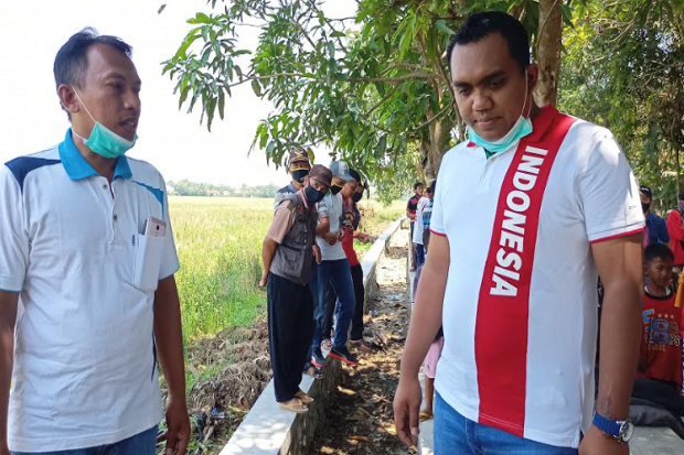 Kemarau, Warga Perbaiki...