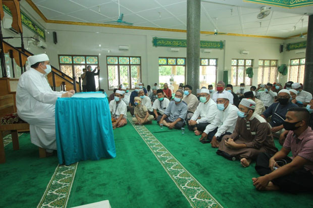 Ustaz Tengku Zulkarnain...