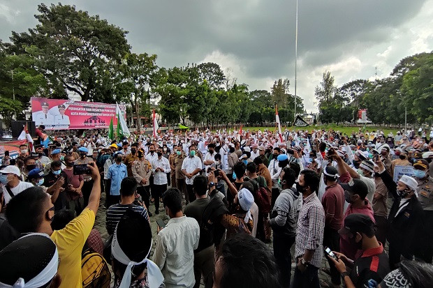 Ribuan Umat Islam Pematangsiantar...