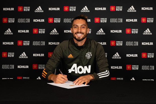 Resmi Gabung Manchester...
