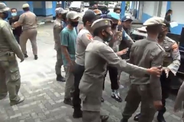 Demo Mahasiswa di Depan...