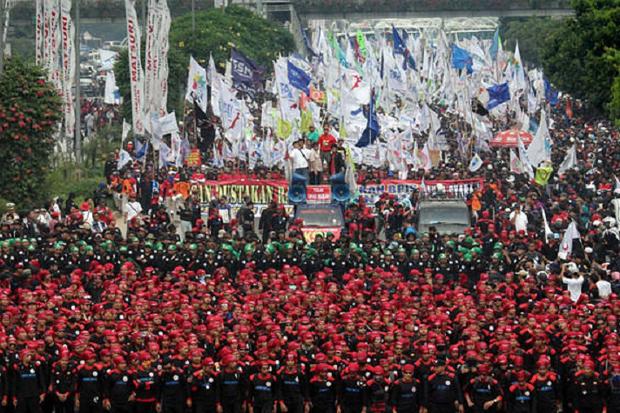 Diprotes Keras Buruh,...