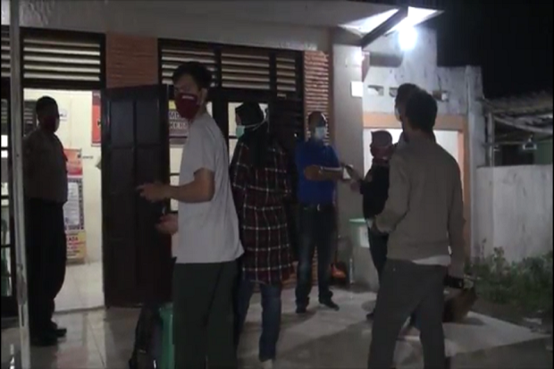 Uang Berhamburan di...