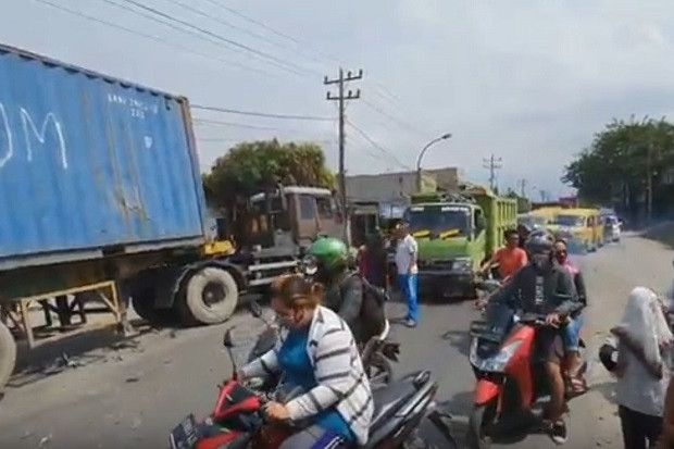 Gegara Main Ponsel,...