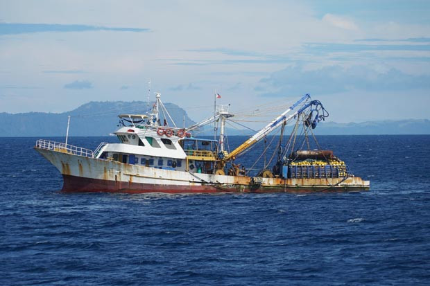 2 Kapal Asing Berbendera...
