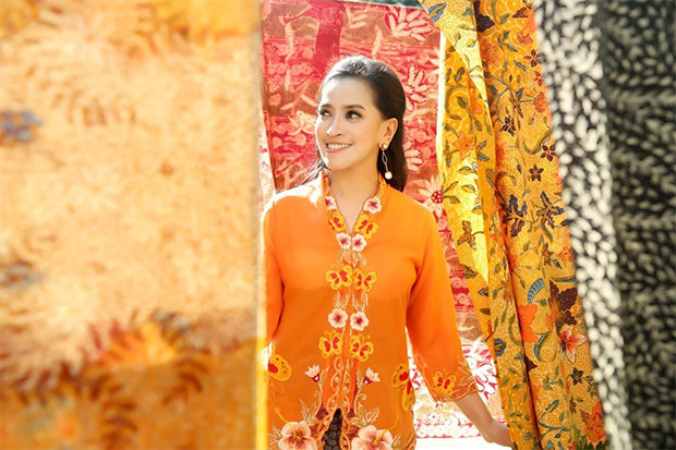 Viral di Hari Batik,...