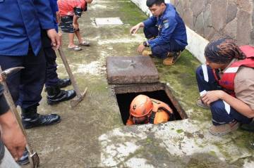 Bersihkan Sampah, Pjs...