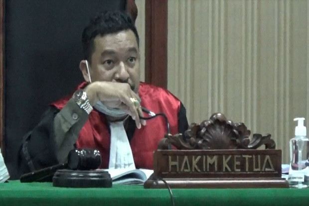 Sidang Kasus Pembunuhan,...