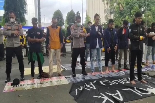 Demo Tertib di Kalsel...