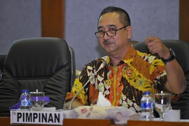 UU Ciptaker Atur Izin...