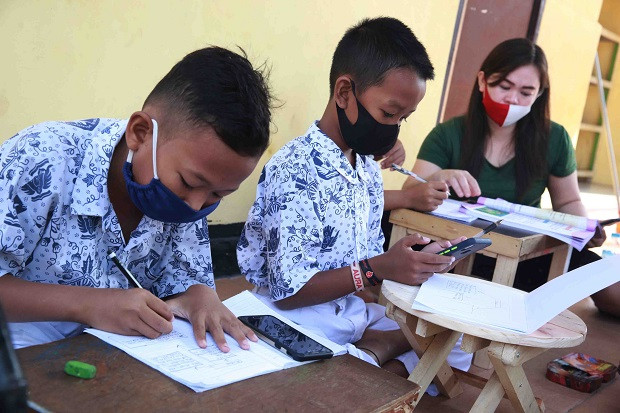 Antisipasi, Sekolah...