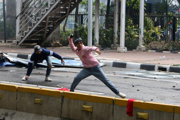 Polisi Duga Kelompok...