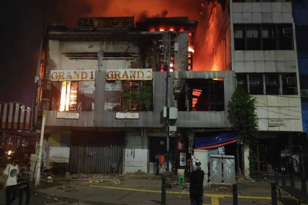 Kios-kios Buku di Senen...
