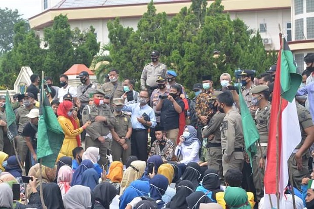 Tolak Omnibus Law, Berbagai...