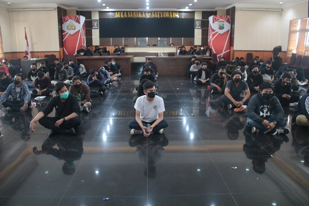 Rusuh di Malang, 31...