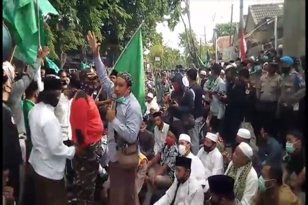 Kiainya Disebut Antek...