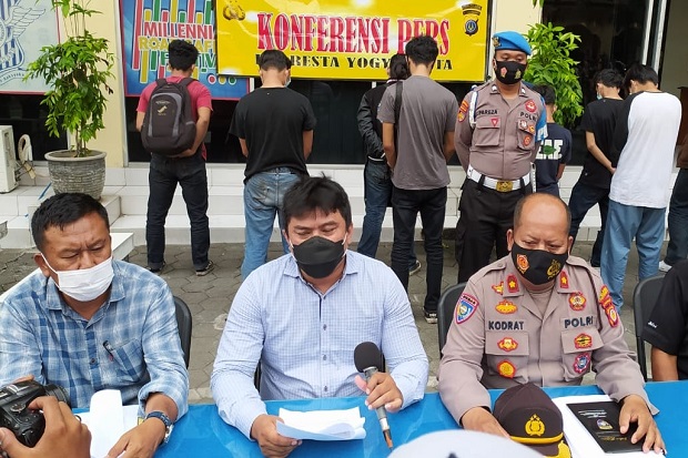 3 Anak-anak Jadi Tersangka...
