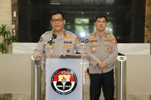 Polisi Tahan 87 Perusuh...